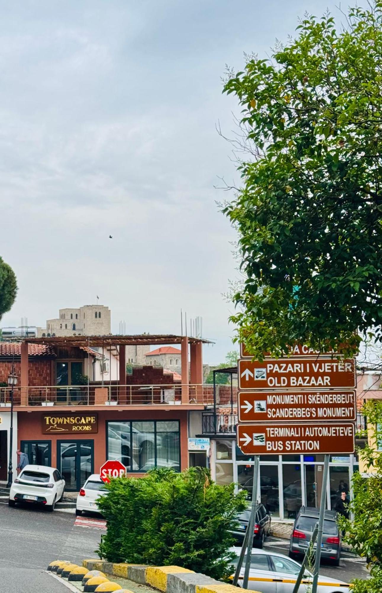 Kruja Townscape Rooms Exterior photo